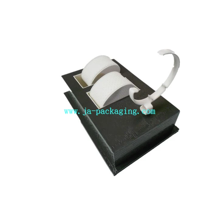 Prirodno drvo i bijeli jastuci Watch Tray
